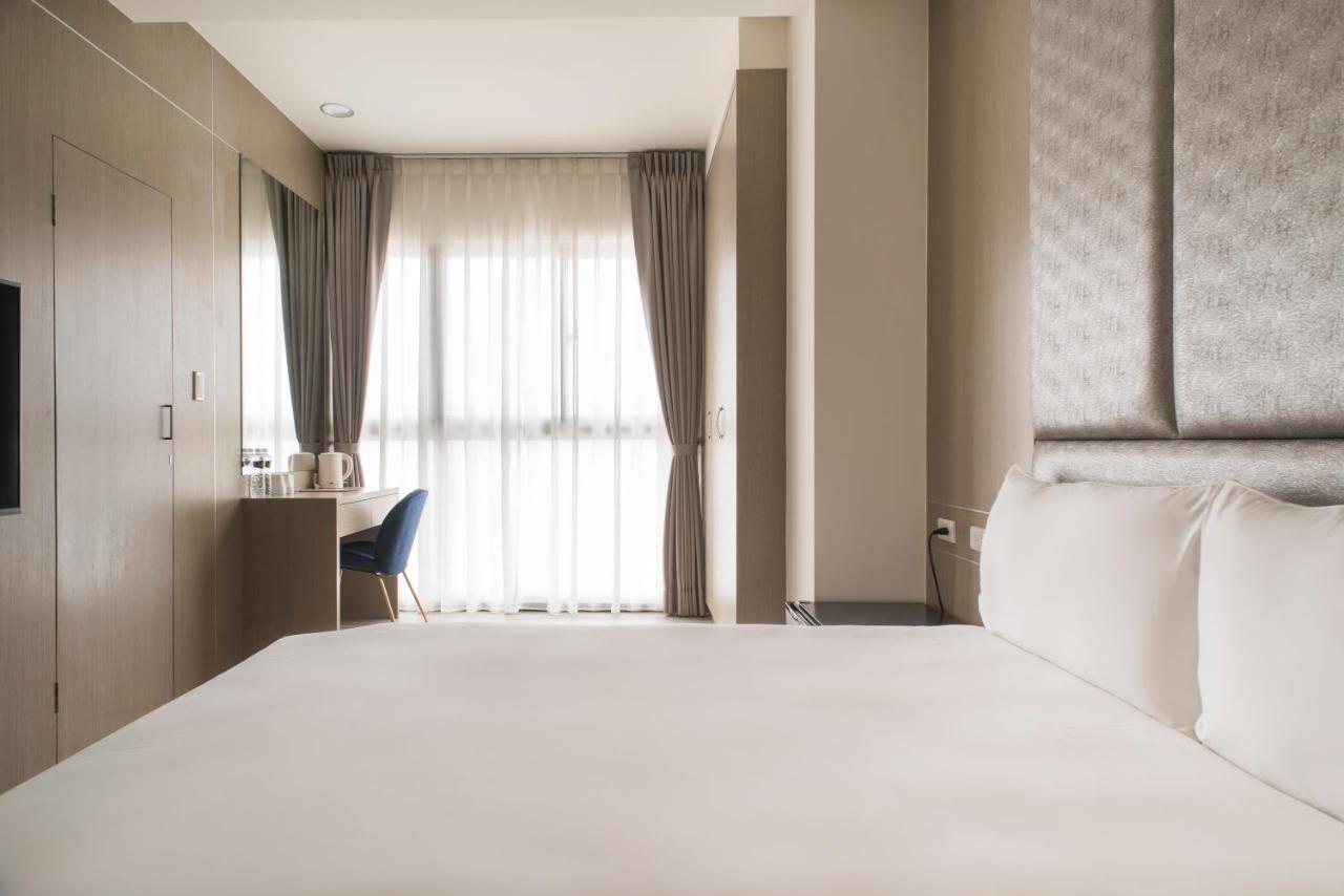 Whoops Hotel Тайчжун Экстерьер фото