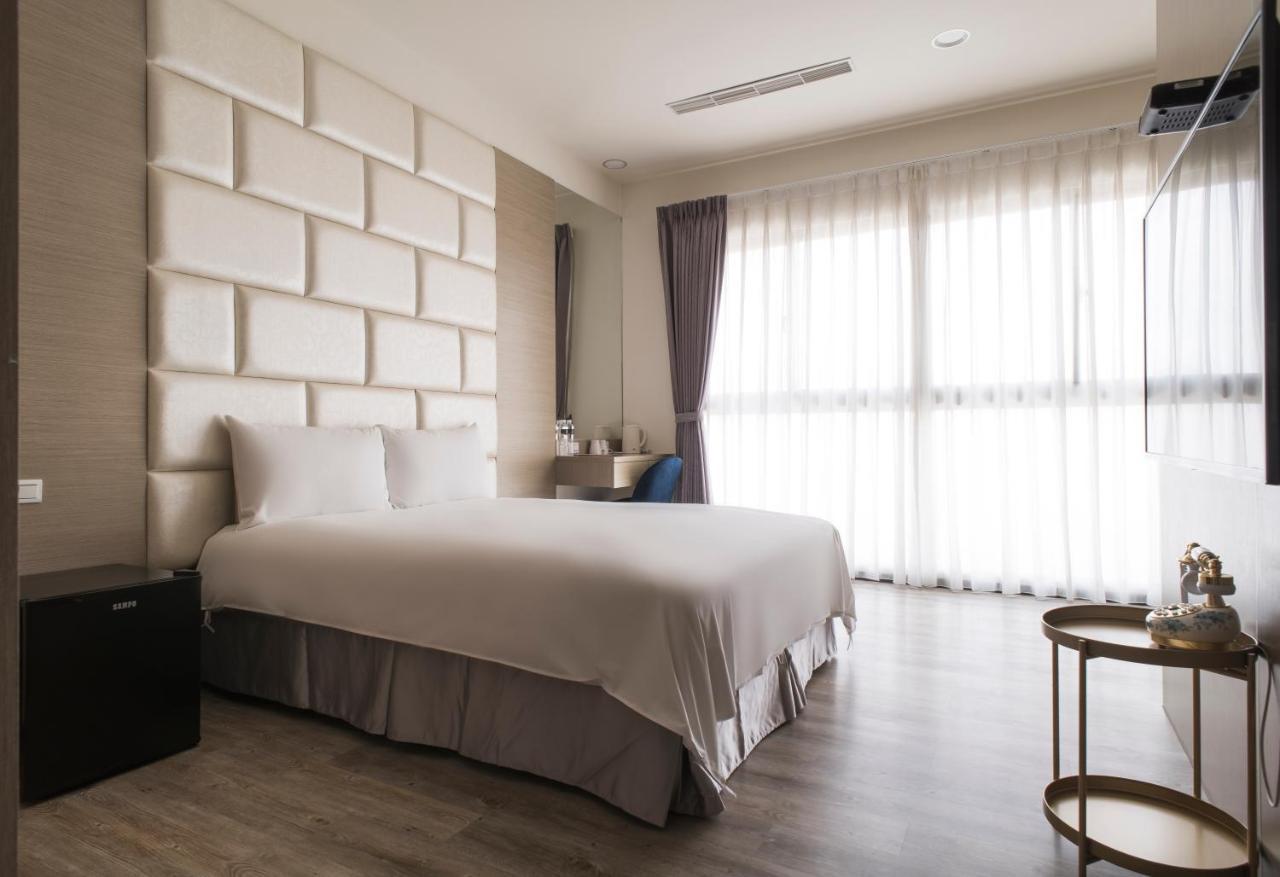 Whoops Hotel Тайчжун Экстерьер фото